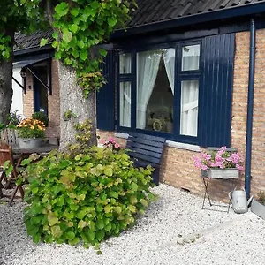 Huis De Roos De Kwakel